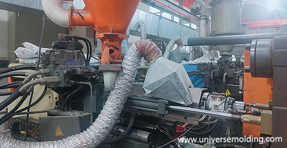 injection molding machine